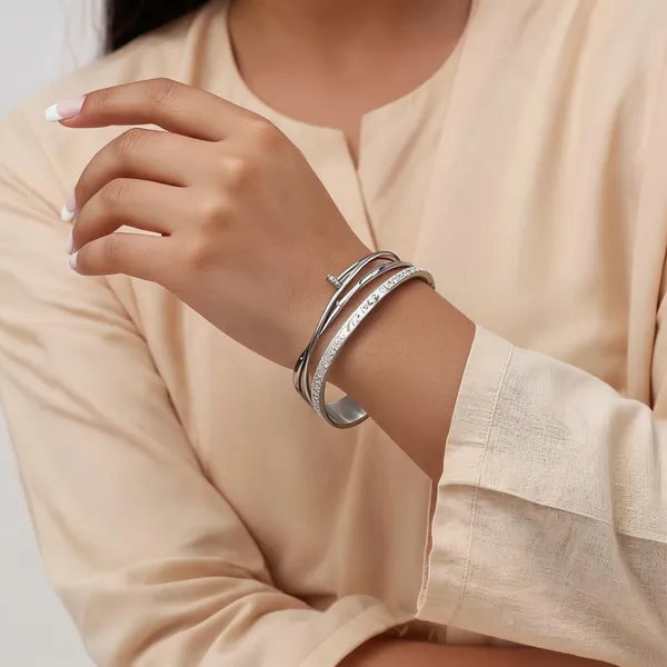 Silver_Tone_Crystal_Embellished_Bangle_For_Women
