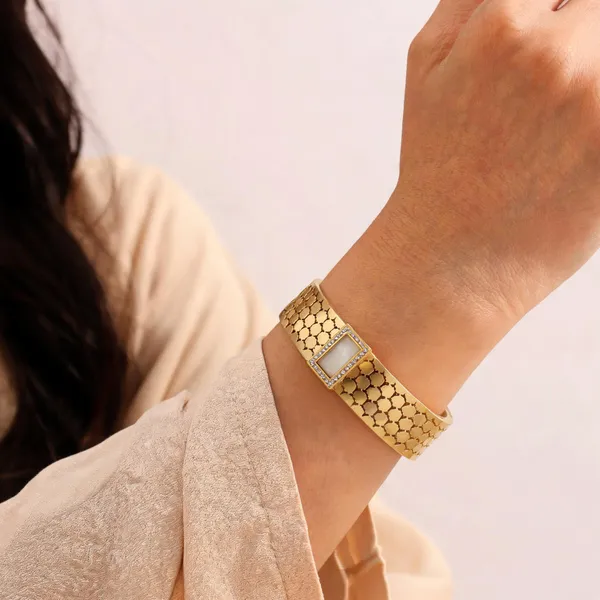 Gold-Toned_Geometric_Pattern_Bracelet_For_Women