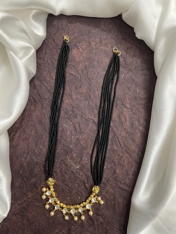 Black_Beaded_Gold_Tone_jadau_Necklace_for_Women