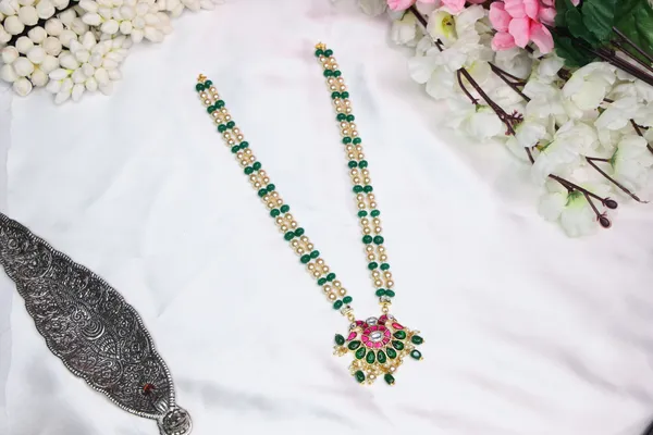 Unisex_Green_Beaded_jadau_Pendant_Necklace_for_Women