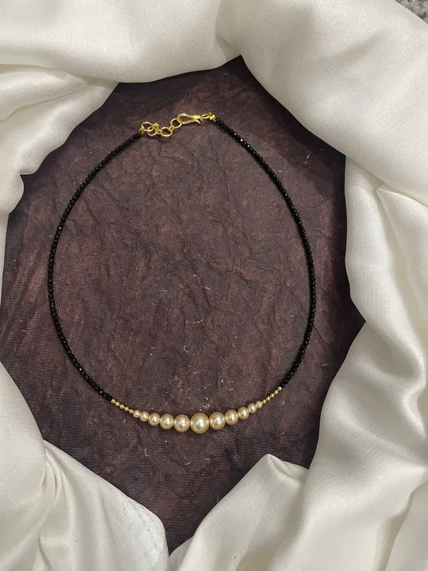 Black_Beaded_Pearl_Necklace_For_Women