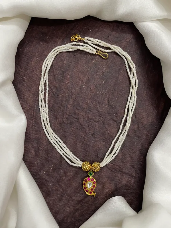 White_Beaded_Gold_Tone_Pendant_Necklace