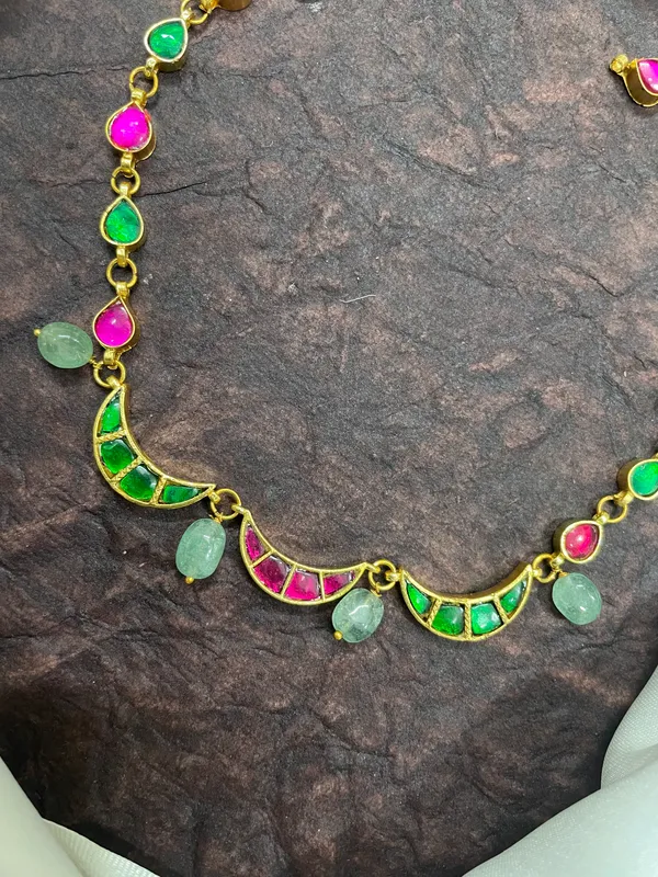 Multi_Color_Halfmoon_jadau_neckset