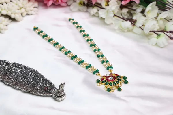 Unisex_Green_Beaded_jadau_Pendant_Necklace_for_Women