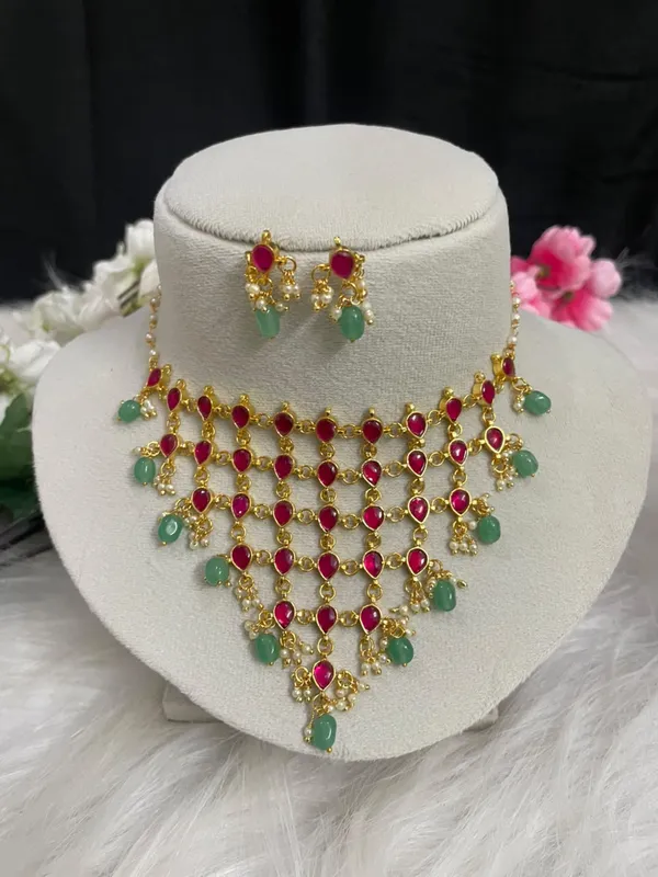 Viral_Jadau_neckset_with_earrings