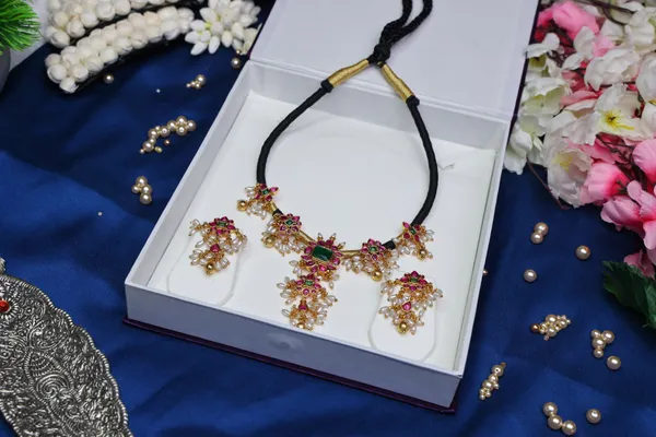 Black_thread_floral_kempstone__Necklace_Set_For_Women