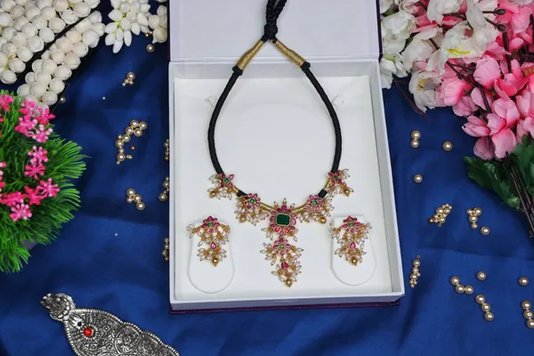 Black_thread_floral_kempstone__Necklace_Set_For_Women