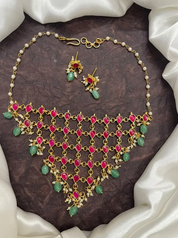 Viral_Jadau_neckset_with_earrings