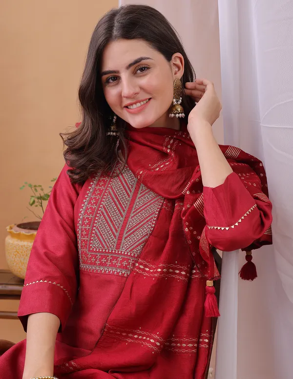 Hritika_Pink_Silk__Embroidered_Round_Neck_Kurta_With_Trousers_&_Dupatta