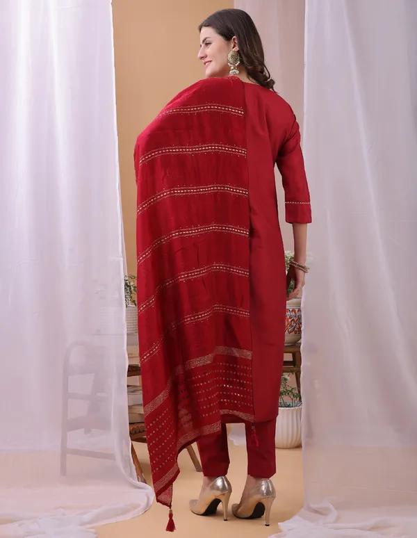 Hritika_Pink_Silk__Embroidered_Round_Neck_Kurta_With_Trousers_&_Dupatta