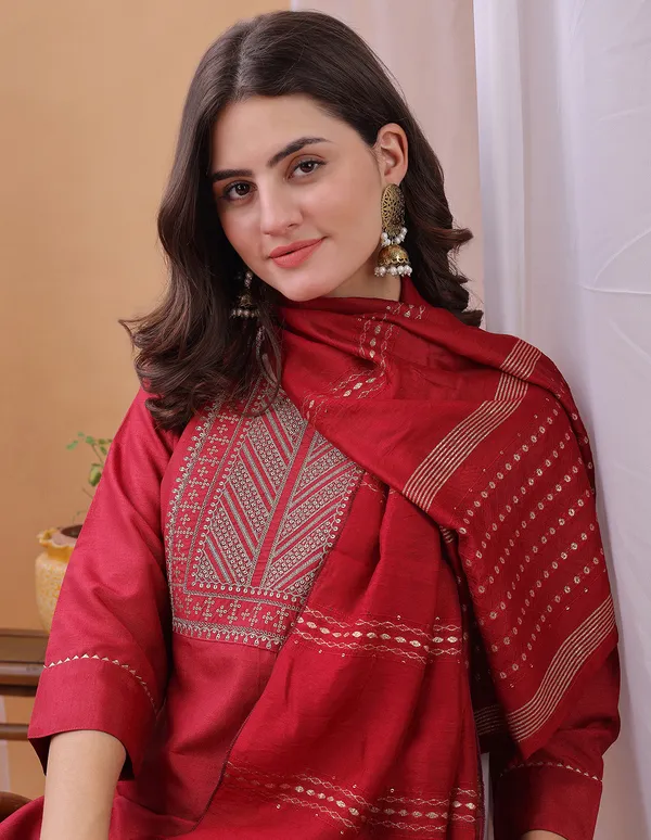 Hritika_Pink_Silk__Embroidered_Round_Neck_Kurta_With_Trousers_&_Dupatta
