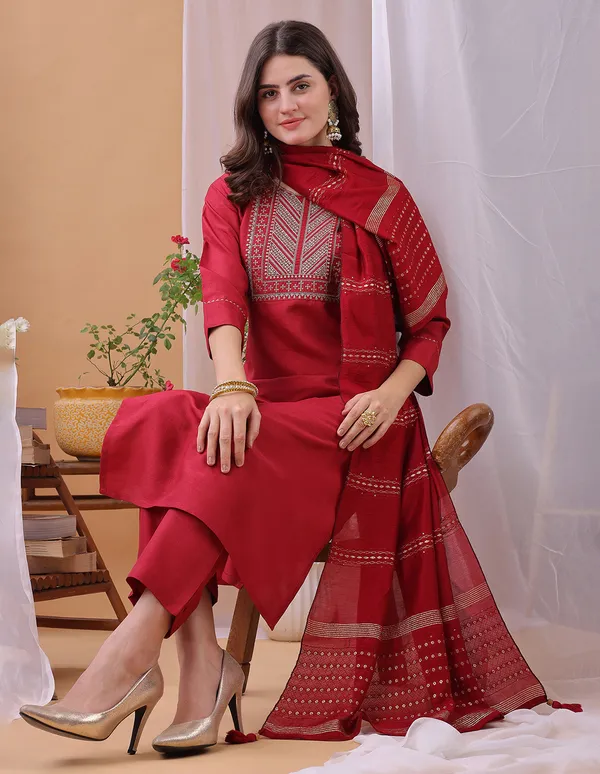 Hritika_Pink_Silk__Embroidered_Round_Neck_Kurta_With_Trousers_&_Dupatta