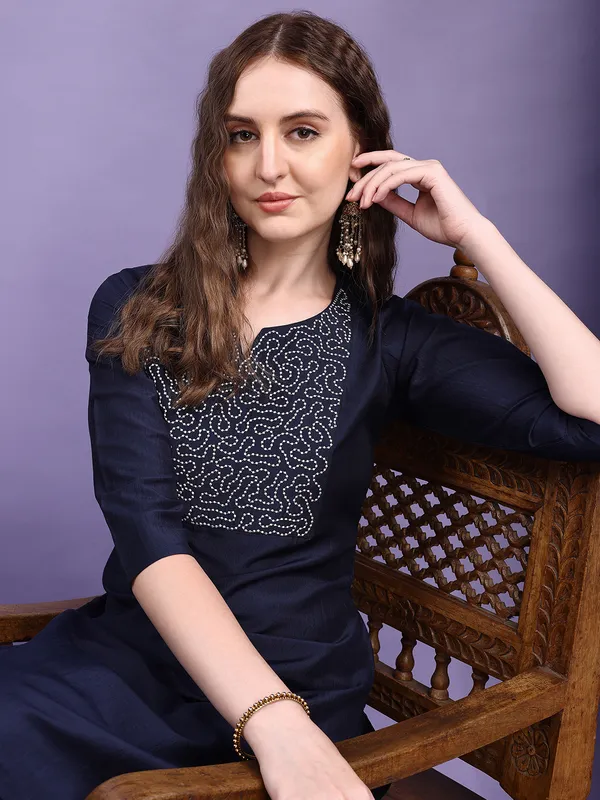 Hritika_Navy_Blue_Silk__Thread_Work_Embroidered_Kurta_with_Trouser_Set