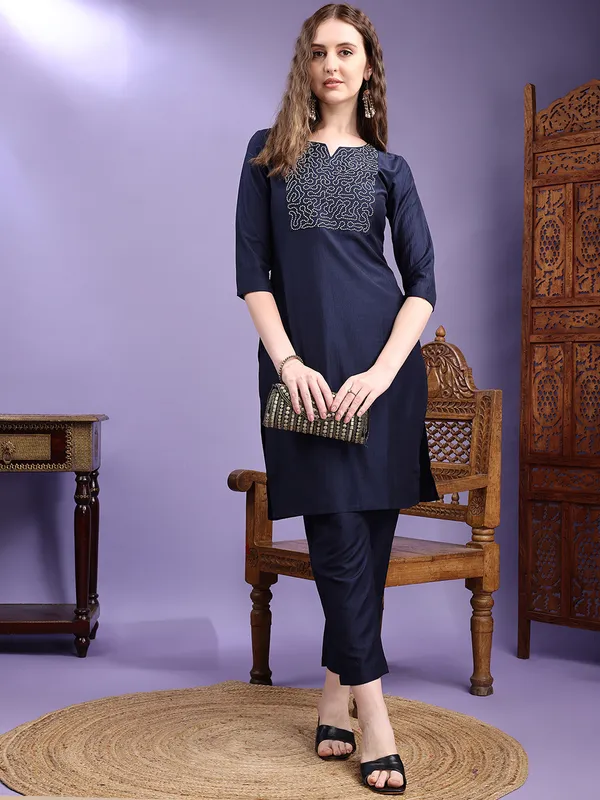 Hritika_Navy_Blue_Silk__Thread_Work_Embroidered_Kurta_with_Trouser_Set