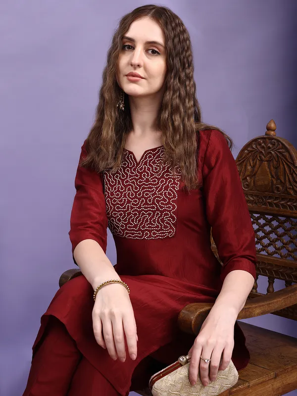 Hritika_Maroon_Silk__Thread_Work_Embroidered_Kurta_with_Trouser_Set
