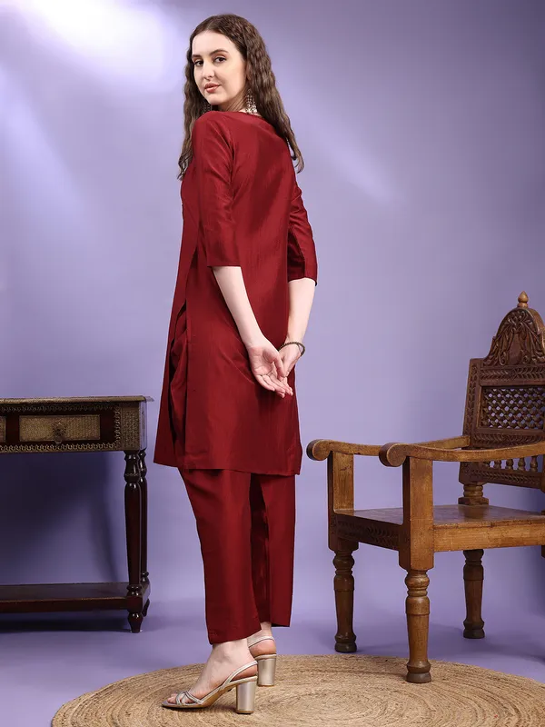 Hritika_Maroon_Silk__Thread_Work_Embroidered_Kurta_with_Trouser_Set