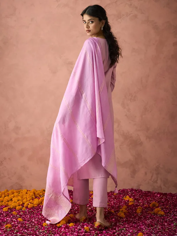 Hritika_Light_Pink_Cotton__Zari_Embroidered_Kurta_With_Trouser_&_Dupatta_Set
