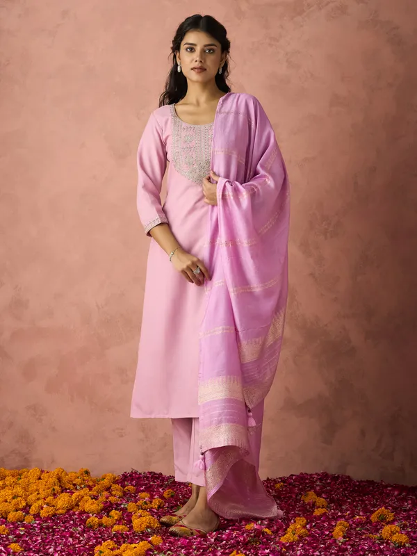 Hritika_Light_Pink_Cotton__Zari_Embroidered_Kurta_With_Trouser_&_Dupatta_Set
