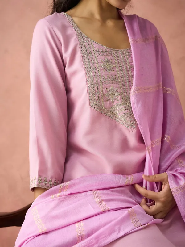 Hritika_Light_Pink_Cotton__Zari_Embroidered_Kurta_With_Trouser_&_Dupatta_Set