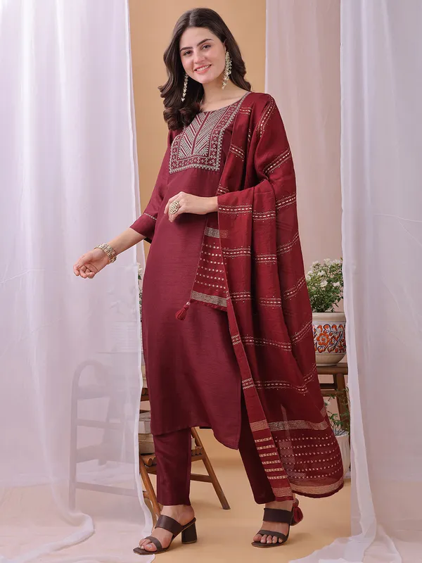 Hritika_Maroon_Silk__Embroidered_Round_Neck_Kurta_With_Trousers_&_Dupatta