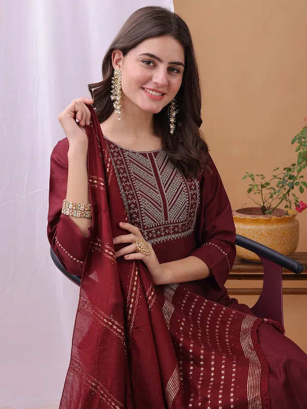 Hritika_Maroon_Silk__Embroidered_Round_Neck_Kurta_With_Trousers_&_Dupatta