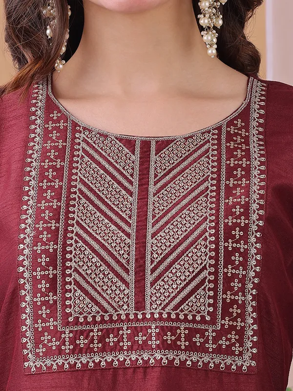 Hritika_Maroon_Silk__Embroidered_Round_Neck_Kurta_With_Trousers_&_Dupatta