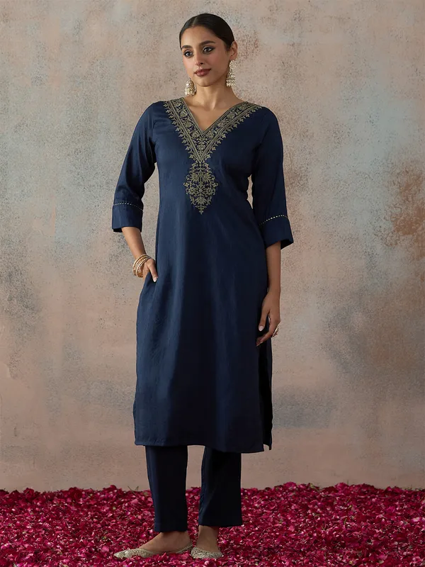 Hritika_Navy_Blue_Silk__Zari_Embroidered_Kurta_With_Trouser_&_Dupatta_Set