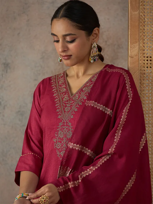 Hritika_Rani_Pink_Silk__Zari_Embroidered_Kurta_With_Trouser_&_Dupatta_Set
