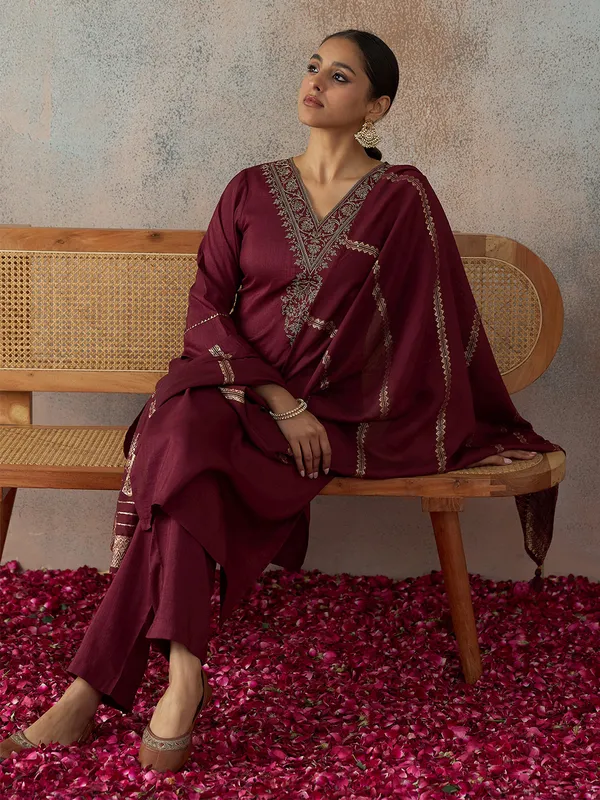 Hritika_Maroon_Silk__Zari_Embroidered_Kurta_With_Trouser_&_Dupatta_Set