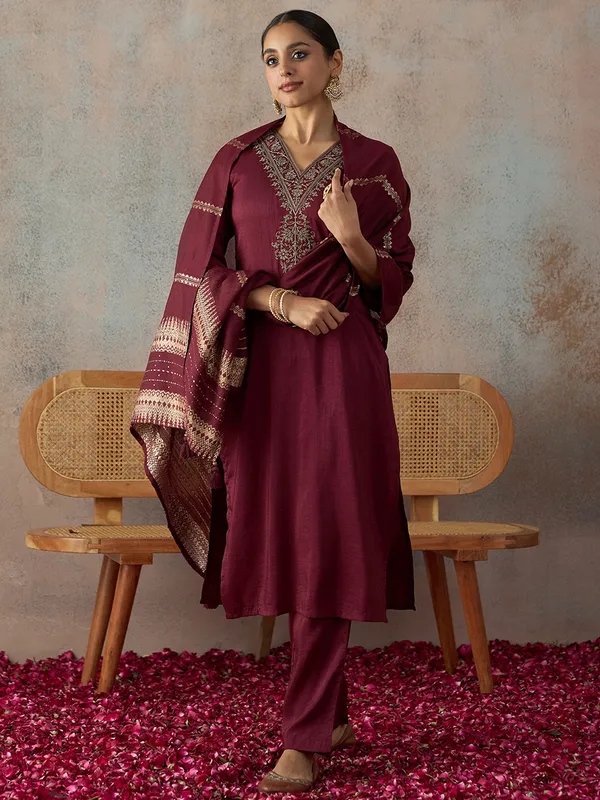 Hritika_Maroon_Silk__Zari_Embroidered_Kurta_With_Trouser_&_Dupatta_Set