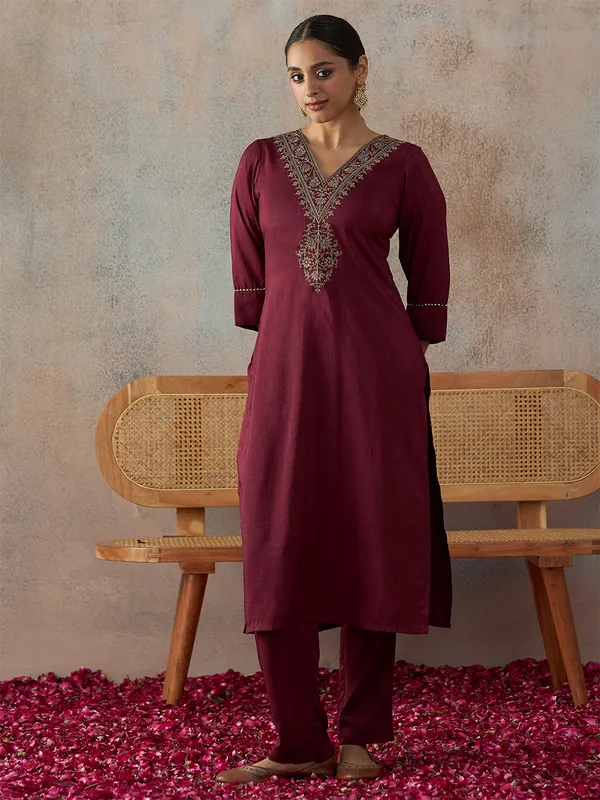Hritika_Maroon_Silk__Zari_Embroidered_Kurta_With_Trouser_&_Dupatta_Set