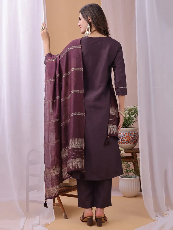 Hritika_Purple_Silk__Zari_Embroidered_Kurta_With_Trouser_&_Dupatta_Set