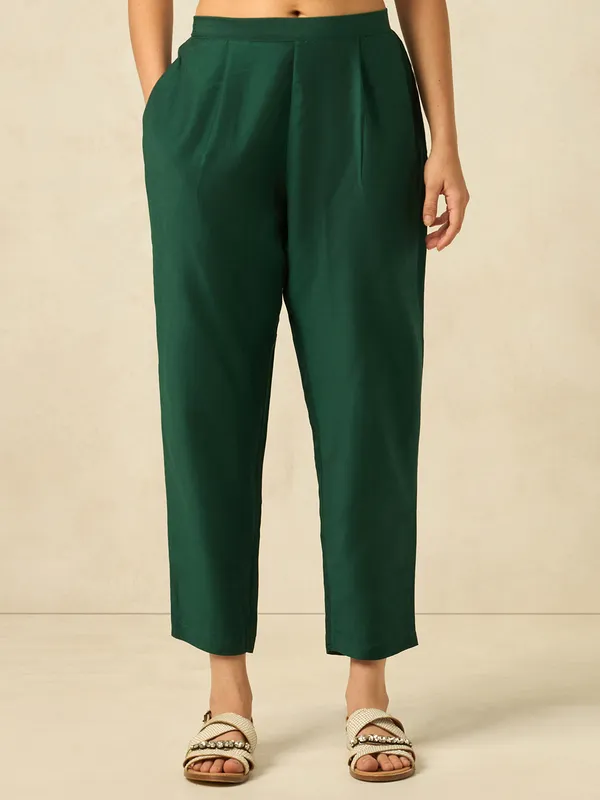 Hritika_Green_Silk__Thread_Work_Embroidered_Kurta_with_Trouser_Set