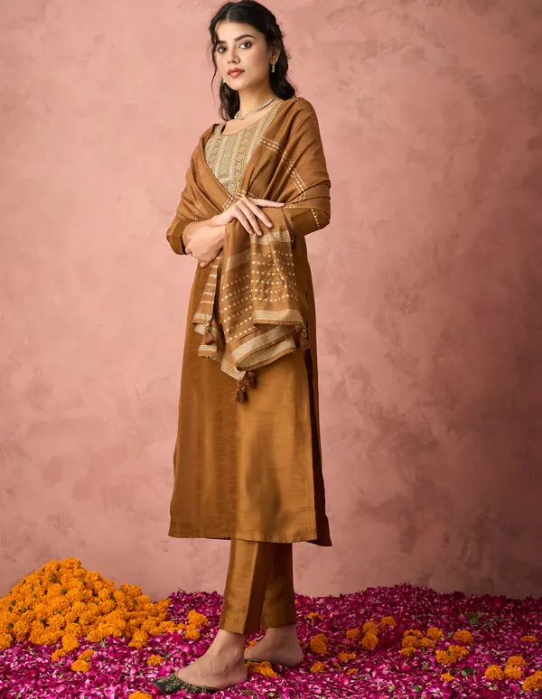 Hritika_Brown_Silk__Embroidered_Round_Neck_Kurta_With_Trousers_&_Dupatta