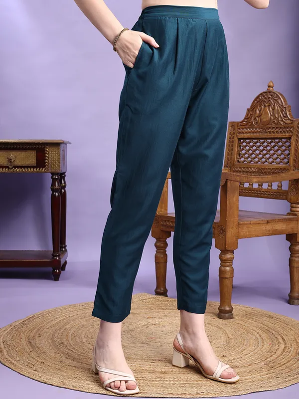 Hritika_Teal_Silk__Thread_Work_Embroidered_Kurta_with_Trouser_Set