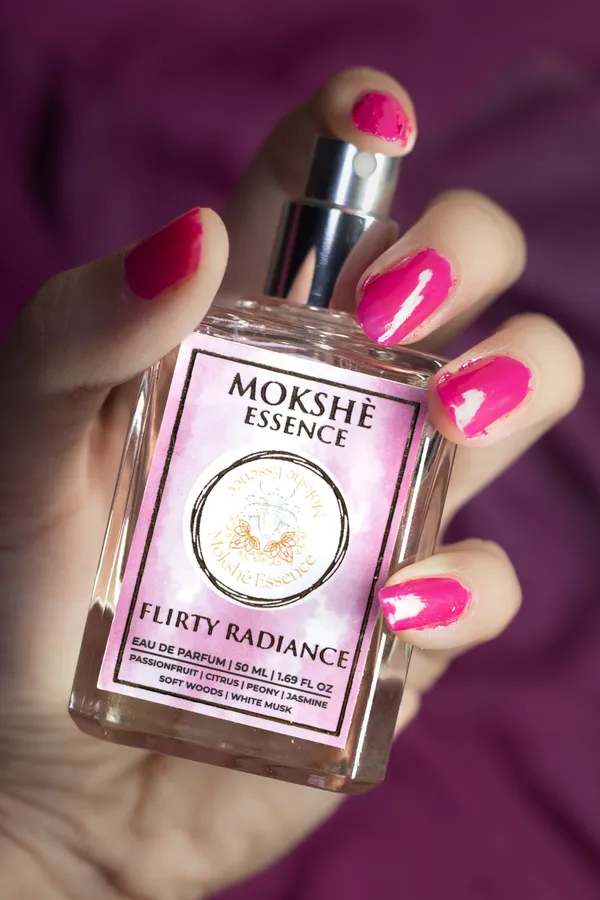 Flirty_Radiance_Passionfruit_Peony_Vanilla_Orchid_Eau_De_Parfum