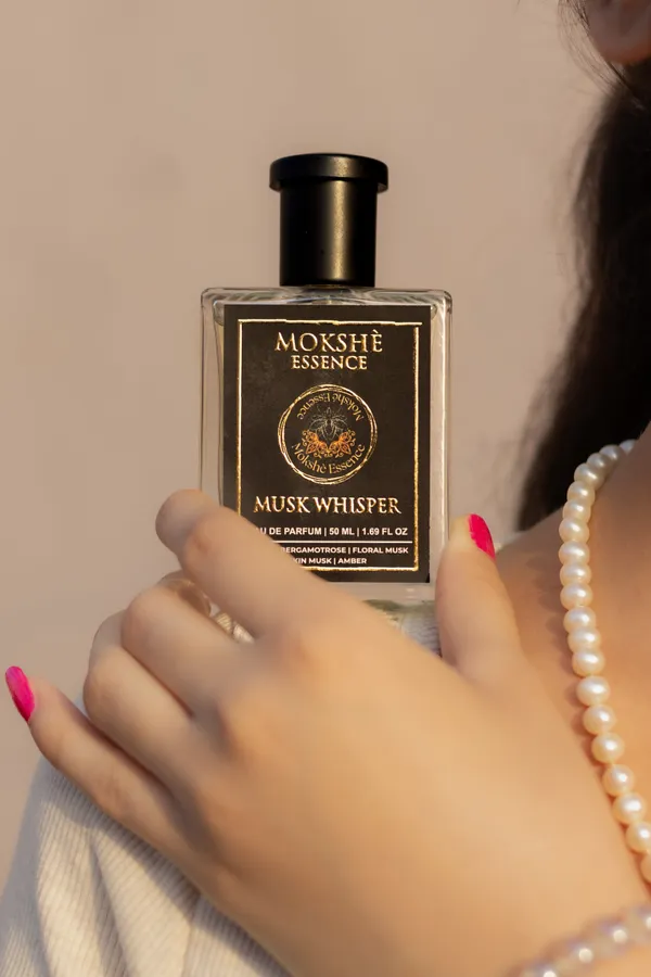 Musk_Whisper_Rose_Floral_Musk_Amber_Eau_De_Parfum