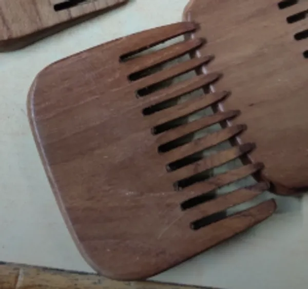 Wooden_Wide_Tooth_Hair_Comb