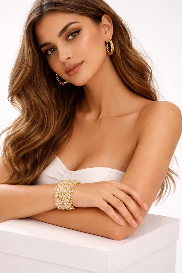 Golden_Metal_Alloy_Crystal_Cuff_Bracelet_For_Girls