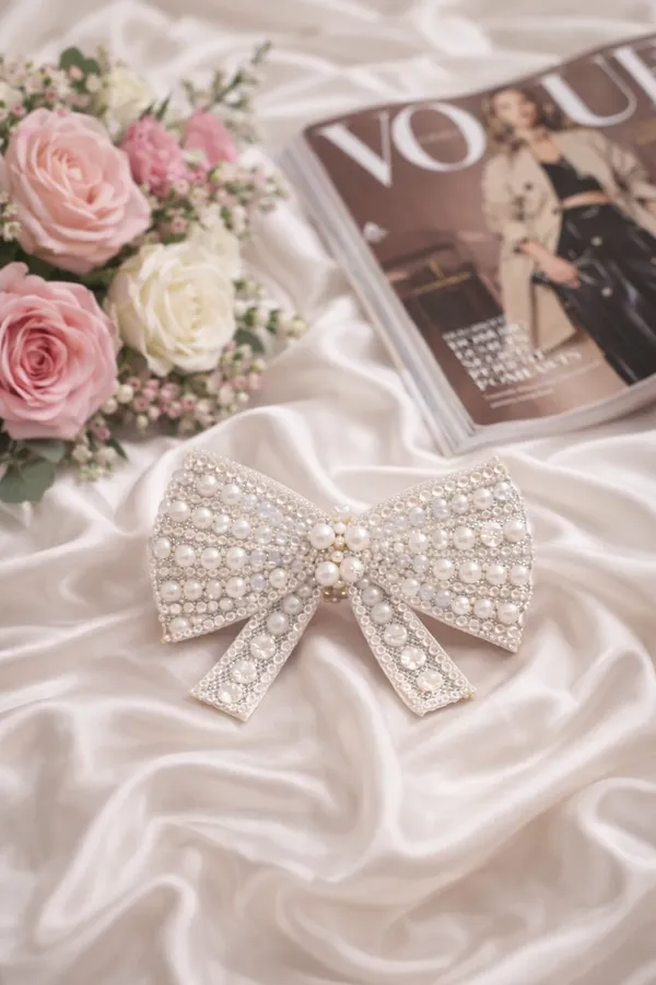 White_Metal_Alloy_Pearl_Embellished_Hair_Bow_Clip_For_Girls
