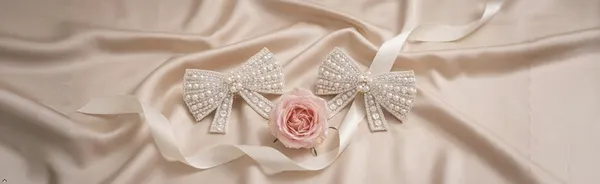 White_Metal_Alloy_Pearl_Embellished_Hair_Bow_Clip_For_Girls
