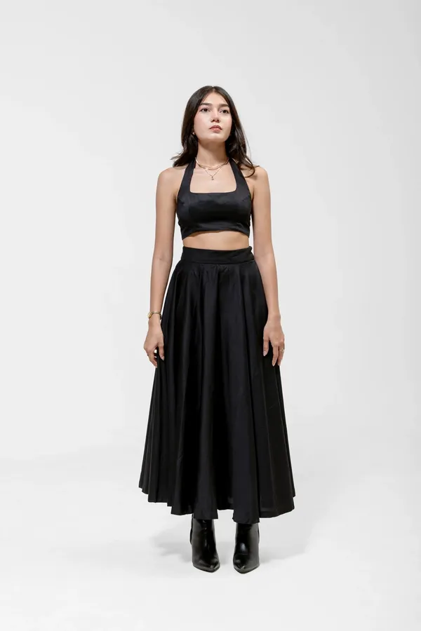 Black_Cotton_Square_Neck_Halter_Crop_Top_For_Women