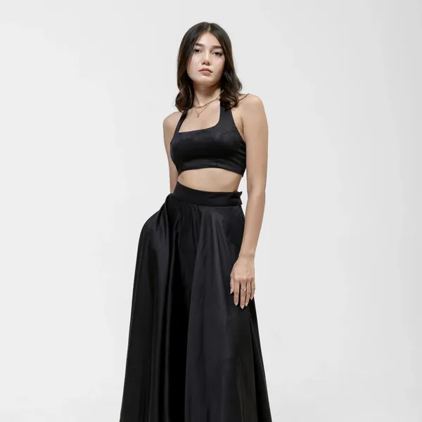 Black_Cotton_Square_Neck_Halter_Crop_Top_For_Women
