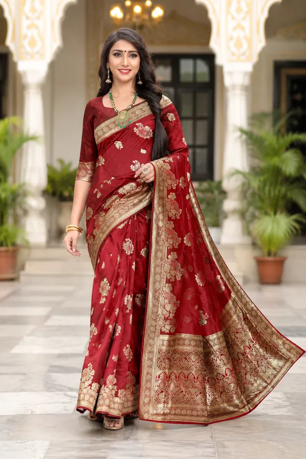 Premium_Red_Banarasi_Jacquard_Silk_Saree_With_Rich_Golden_Zari_Woven_Border_Designer_Pallu_Default_Title