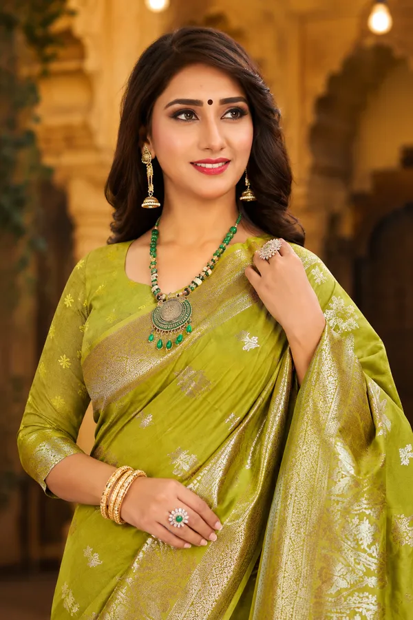 Grand_Festive_Mahendi_Jacquard_Silk_Saree_With_Rich_Pallu_Default_Title
