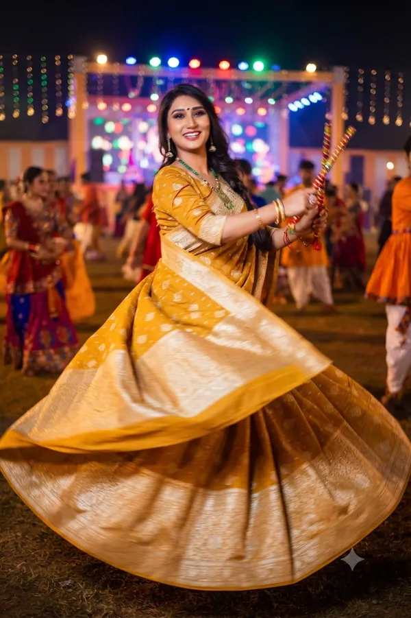 Women_S_Premium_Gold_Jacquard_Weaving_Party_Wear_Saree_Default_Title