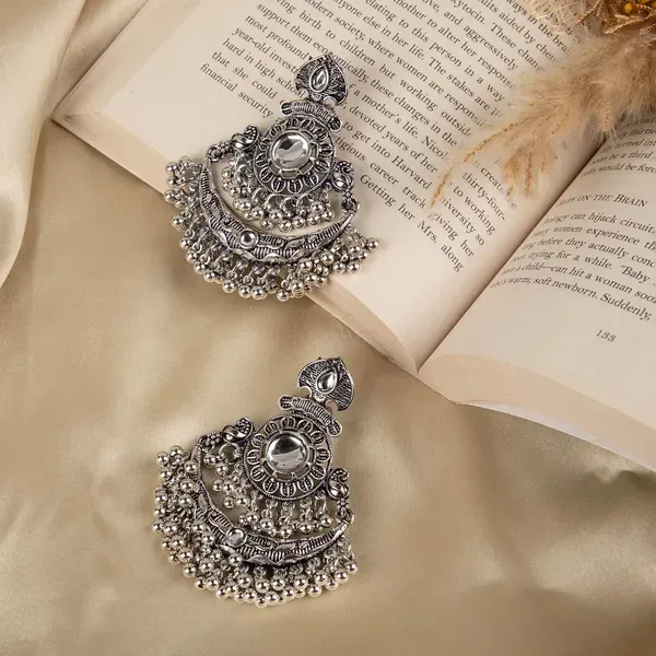 Silver_Metal_Alloy_Mirror_Work_Pearl_Drop_Jhumka_Earrings_For_Women