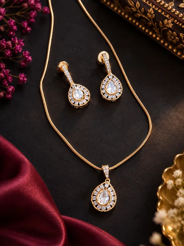 Gold_Tone_Teardrop_Pendant_Necklace_And_Earrings_Set