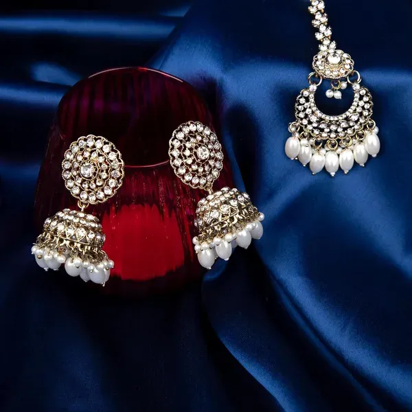 Silver_Kundan_Pearl_Gemstone_Bridal_Earrings_Maang_Tikka_Set_For_Women