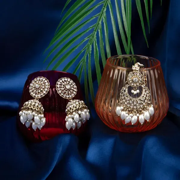Silver_Kundan_Pearl_Gemstone_Bridal_Earrings_Maang_Tikka_Set_For_Women